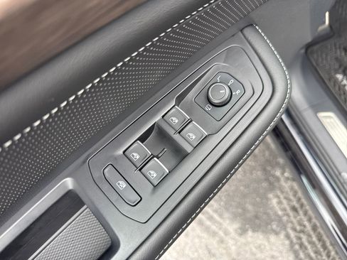 Certified 2025 Volkswagen Atlas SEL Premium R-Line image 12