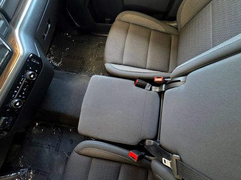 Used 2025 Chevrolet Silverado 1500 LT AWD/4WD image 40