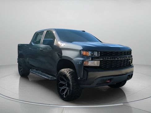 Used 2019 Chevrolet Silverado 1500 Custom Trail Boss w/ Custom Convenience Package AWD/4WD image 4