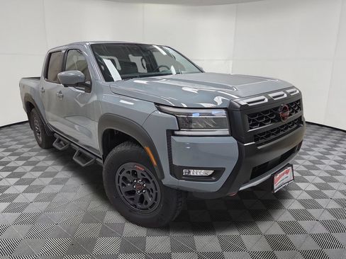 Used 2025 Nissan Frontier PRO-4X w/ Pro Premium Package AWD/4WD image 3