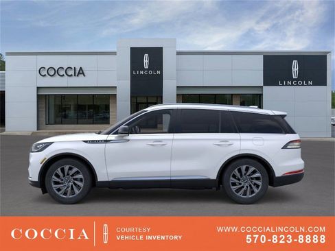 New 2026 Lincoln Aviator AWD image 3