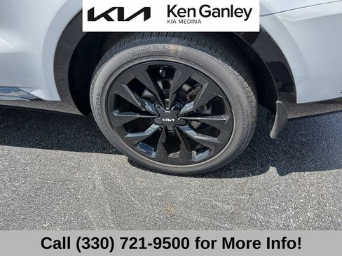 Certified 2023 Kia Sorento SX FWD image 24