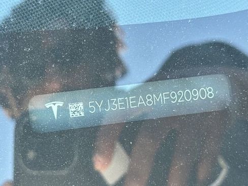 Used 2021 Tesla Model 3 Standard Range Plus image 5