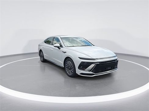New 2025 Hyundai Sonata SEL image 2