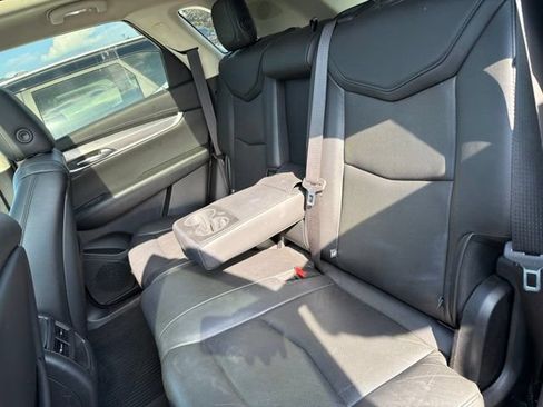 Used 2019 Cadillac XT5 Luxury w/ LPO, Black Ice Package AWD/4WD image 10