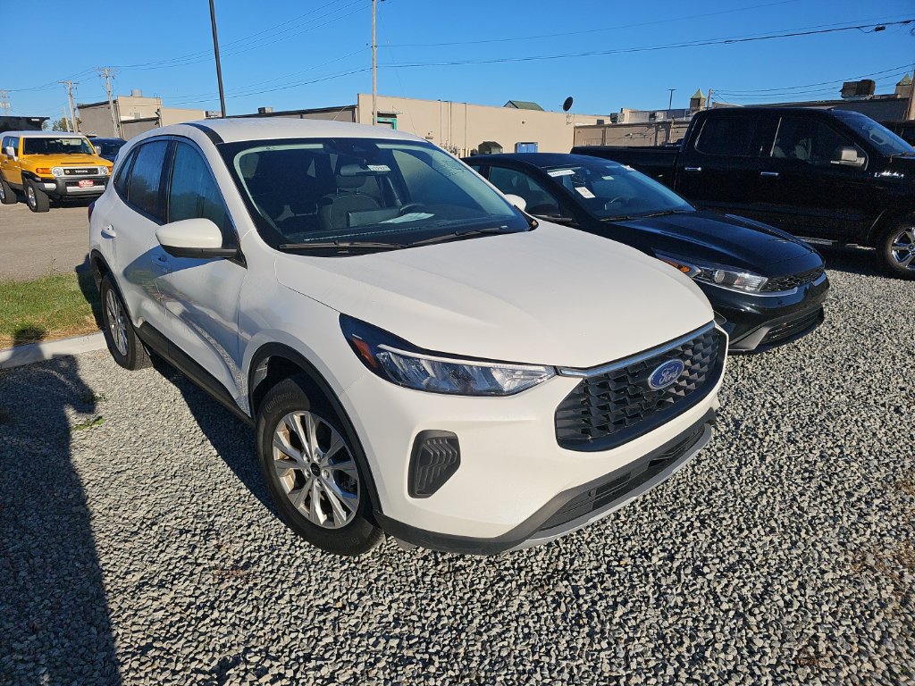 Used 2023 Ford Escape Active w/ Tech Pack #2 AWD/4WD image 6