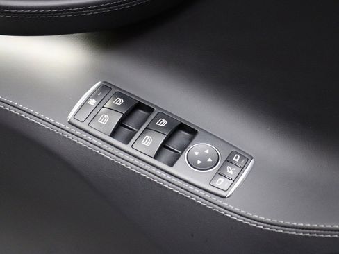 Used 2019 Tesla Model S Performance AWD/4WD image 18