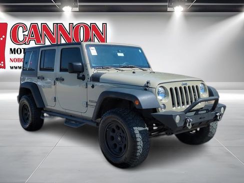 Used 2018 Jeep Wrangler Unlimited Sport w/ Connectivity Group image 3