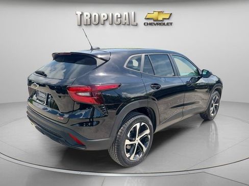 Used 2024 Chevrolet Trax RS w/ Driver Confidence Package FWD image 5