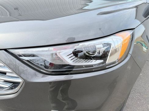 Used 2019 Ford Edge SE image 11