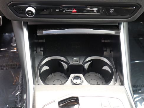 Used 2023 BMW 330e image 21