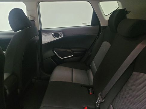 Used 2022 Kia Soul LX w/ Technology Package image 18