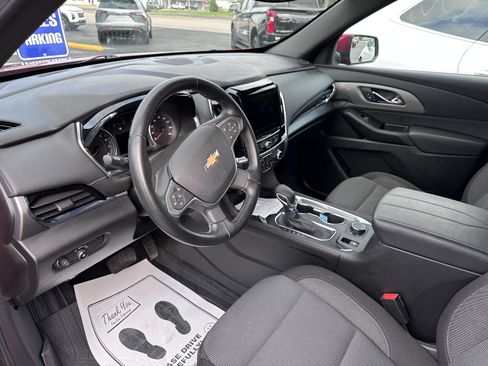 Used 2023 Chevrolet Traverse LT image 14