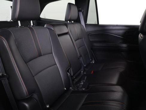 Used 2022 Honda Pilot TrailSport image 39