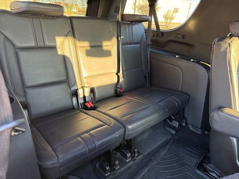 Used 2021 Chevrolet Suburban RST w/ Luxury Package image 13