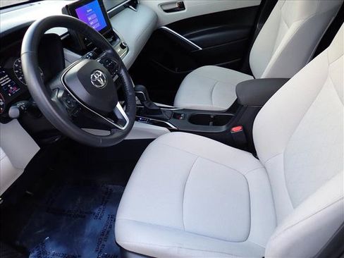Used 2023 Toyota Corolla Cross LE w/ Moonroof Package FWD image 11