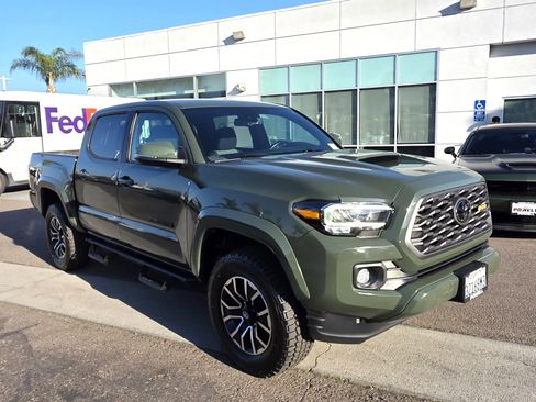 Used 2022 Toyota Tacoma TRD Sport image 7
