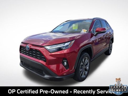 Used 2022 Toyota RAV4 XLE Premium AWD/4WD image 3