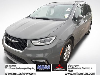 Used 2022 Chrysler Pacifica Touring-L