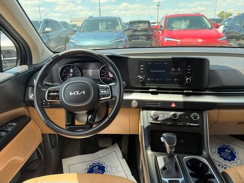 Used 2024 Kia Carnival LX FWD image 13
