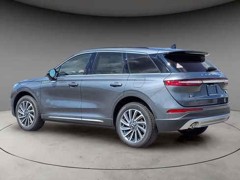 New 2025 Lincoln Corsair Reserve w/ Equipment Group 202A AWD/4WD image 3