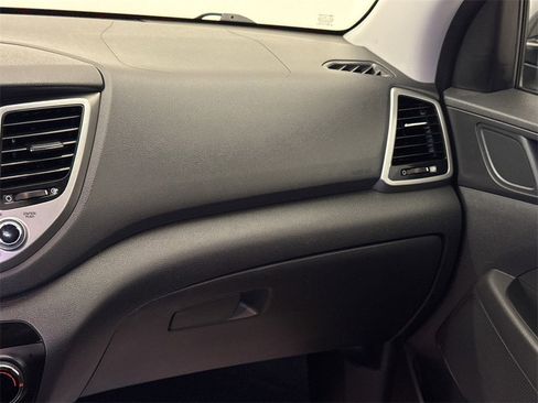 Used 2016 Hyundai Tucson Sport image 18