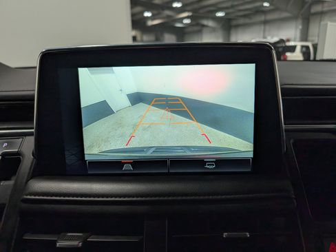 Used 2022 GMC Yukon XL SLE w/ Gmc Pro Safety Plus Package image 28