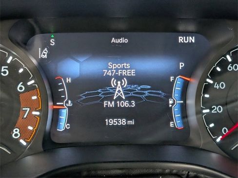 Used 2022 Jeep Compass Latitude image 25