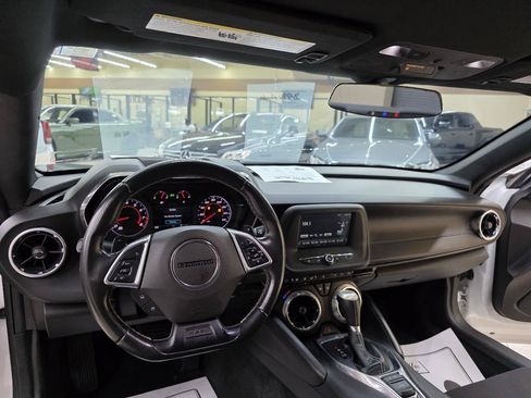 Used 2017 Chevrolet Camaro LT RWD image 25