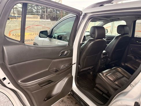 Used 2018 GMC Acadia SLT image 17