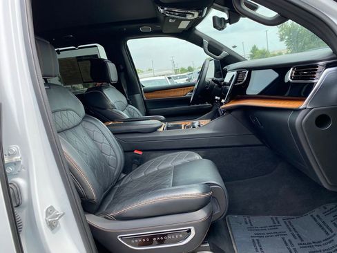 Used 2024 Jeep Grand Wagoneer L Series III image 44