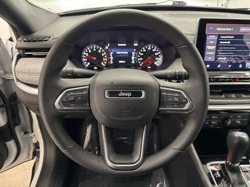 Used 2023 Jeep Compass Latitude AWD/4WD image 27