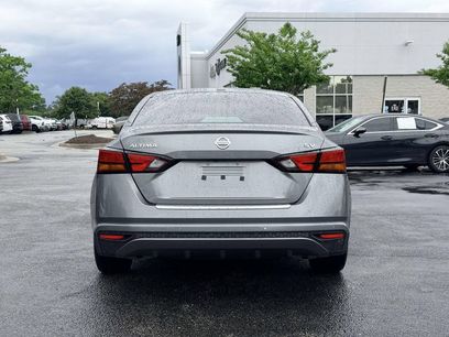 Used 2022 Nissan Altima 2.5 SV