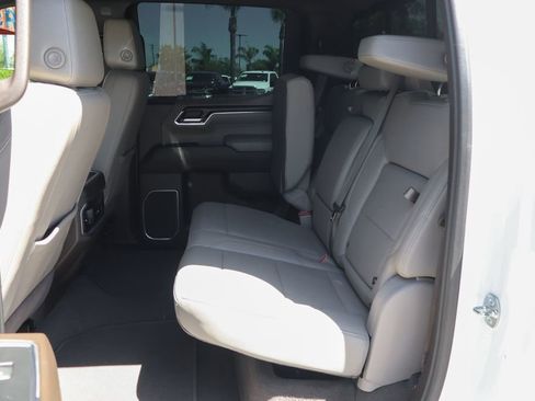 Used 2023 GMC Sierra 1500 SLT w/ SLT Premium Package AWD/4WD image 47