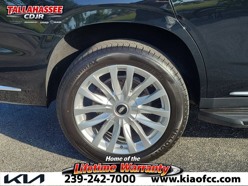 Used 2021 Cadillac Escalade Luxury RWD image 12