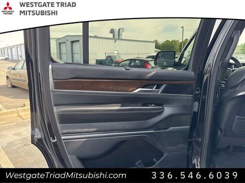 Used 2023 Jeep Grand Wagoneer Series II w/ Flexible Seating Group AWD/4WD image 14
