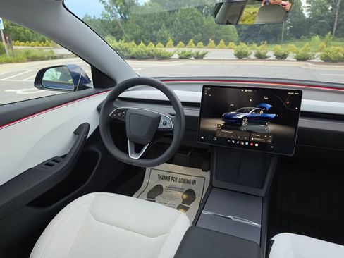Used 2025 Tesla Model 3 RWD image 11
