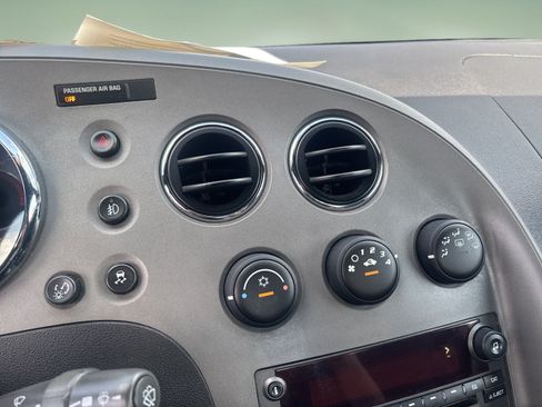 Used 2007 Pontiac Solstice GXP w/ Premium Package RWD image 14