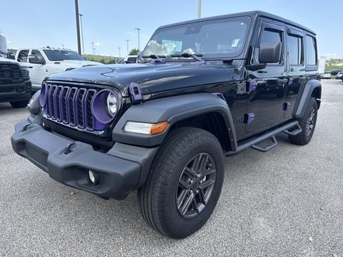Used 2024 Jeep Wrangler Unlimited Sport AWD/4WD image 3