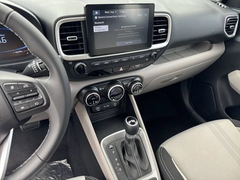 Certified 2025 Hyundai Venue SEL FWD image 20