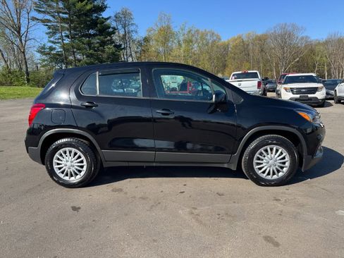 Used 2017 Chevrolet Trax LS FWD image 6