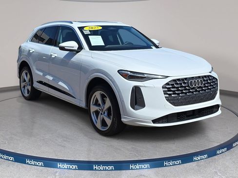 Certified 2025 Audi Q5 Premium w/ Premium Plus AWD/4WD image 4