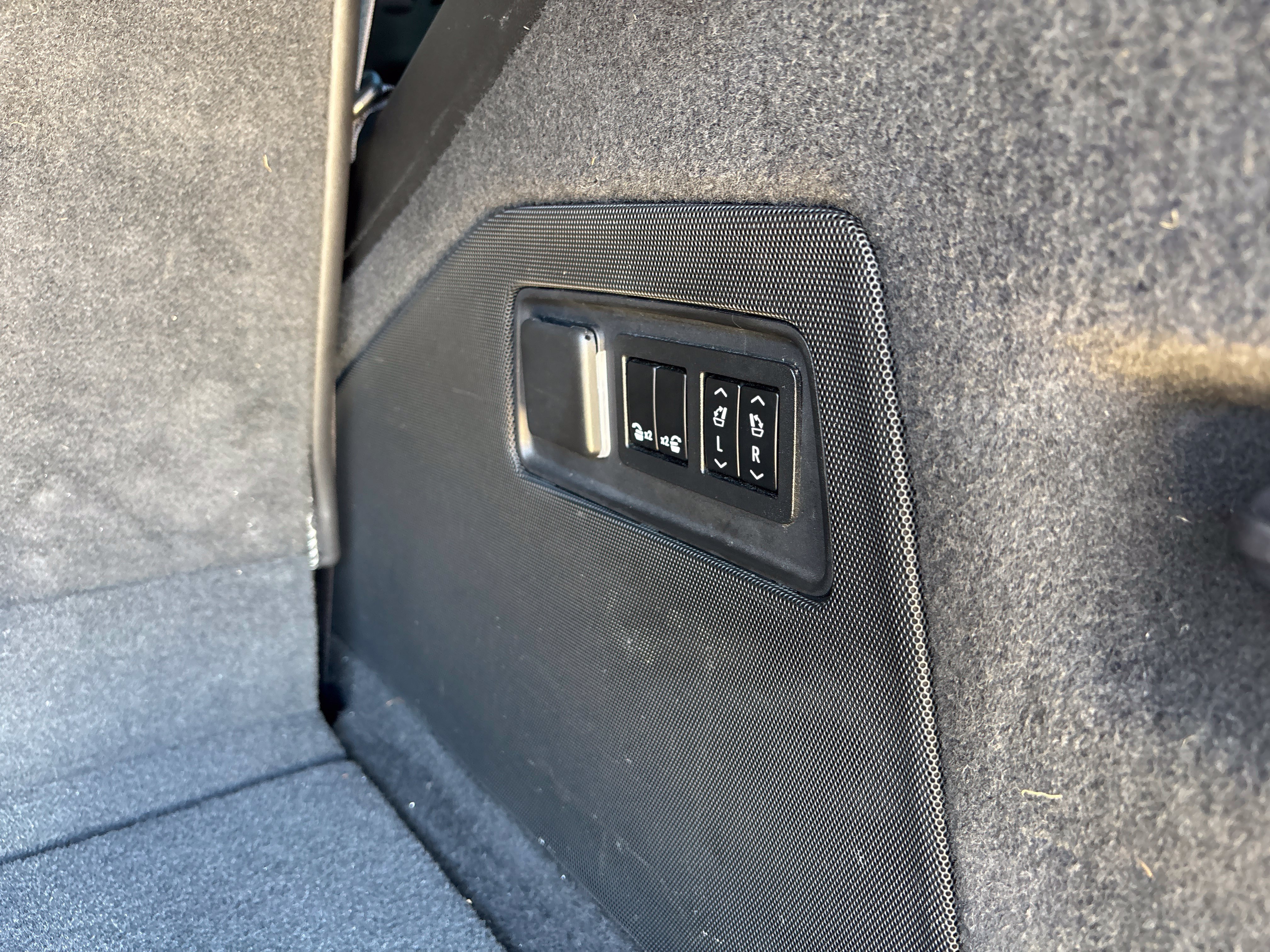 Used 2021 Cadillac Escalade Sport Platinum RWD image 10