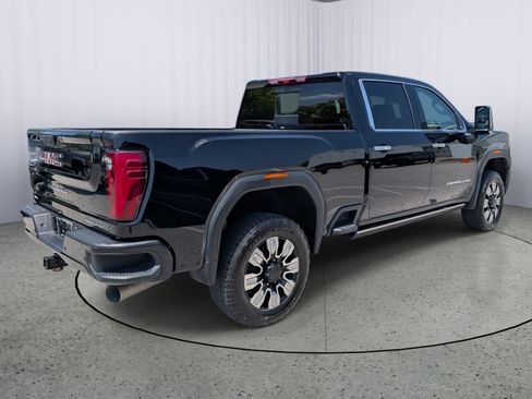 Certified 2025 GMC Sierra 3500 Denali w/ Denali Reserve Package AWD/4WD image 3
