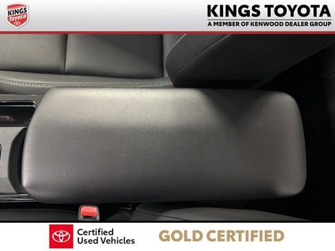 Certified 2025 Toyota Prius XLE FWD image 18