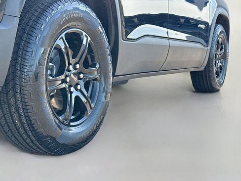 Used 2022 GMC Acadia AT4 w/ Technology Package AWD/4WD image 16