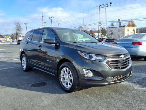 Used 2018 Chevrolet Equinox LT image 2