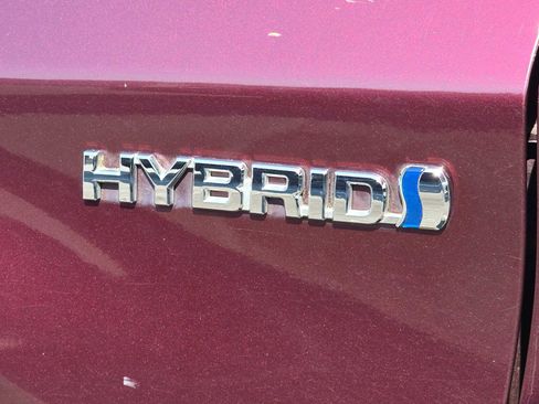 Used 2013 Toyota Prius Persona Series FWD image 5
