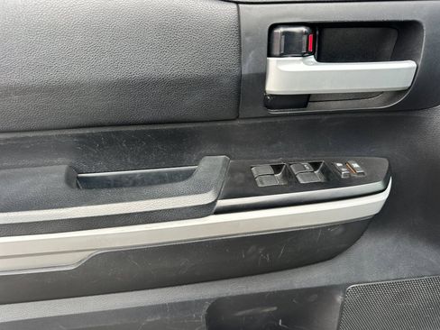 Used 2018 Toyota Tundra SR5 w/ SR5 Upgrade Package image 10