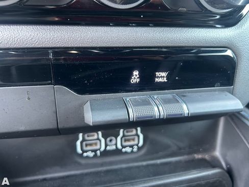 Certified 2024 RAM 1500 Laramie RWD image 25